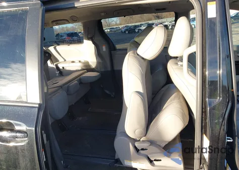 2016 Toyota Sienna Xle Premium 7 Passenger z USA, uszkodzony, nr VIN 5TDDK3DC9GS144901